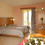 Macedonia Hotel 2*