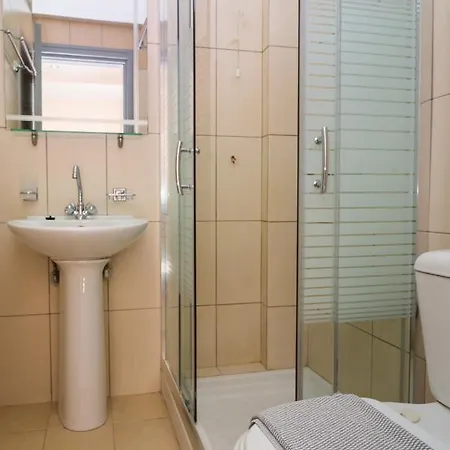 Macedonia Hotel 2*